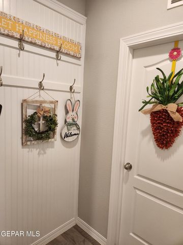 987 AIRCOUPE Way, El Paso, TX 79928