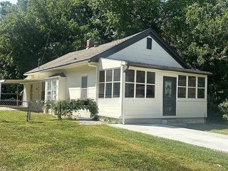 726 S Hawthorne Avenue, Independence, MO 64053
