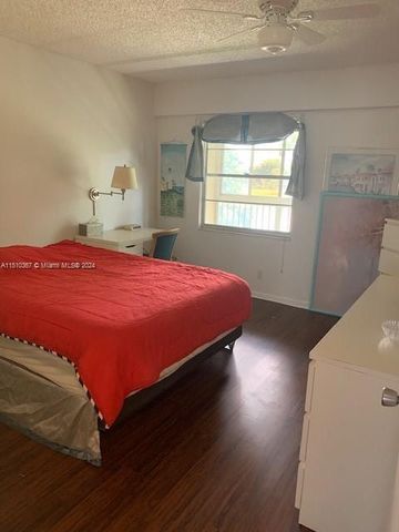 300 SW 134th Way 405E, Pembroke Pines, FL 33027