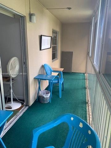 300 SW 134th Way 405E, Pembroke Pines, FL 33027