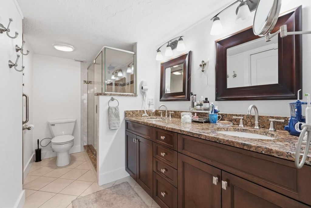 Image 16 of property listing at 9604 CORTEZ ROAD W 414, Bradenton, FL 34210