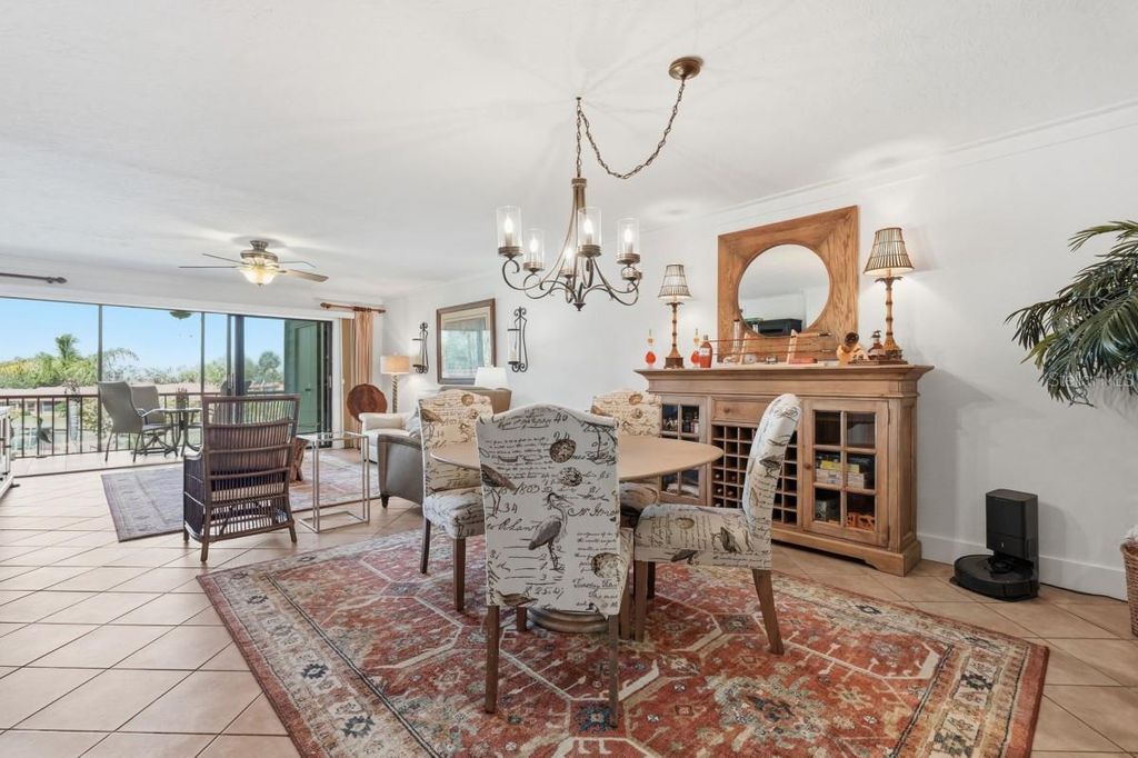 Image 4 of property listing at 9604 CORTEZ ROAD W 414, Bradenton, FL 34210
