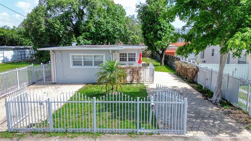 3121-3123 SW 25th Terrace, Miami, FL 33133