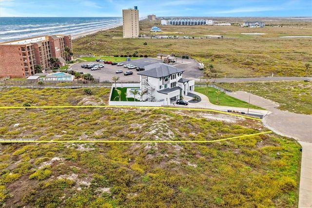 102 Mariners Dr, Port Aransas, TX 78373