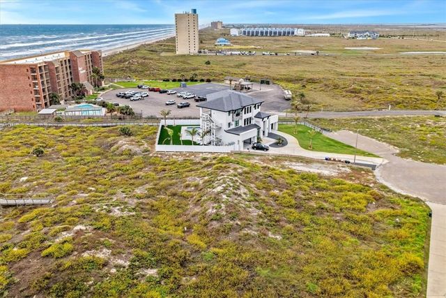 102 Mariners Dr, Port Aransas, TX 78373