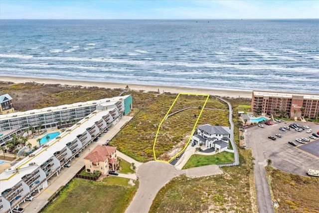 102 Mariners Dr, Port Aransas, TX 78373