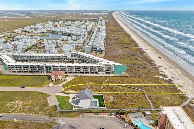 102 Mariners Dr, Port Aransas, TX 78373