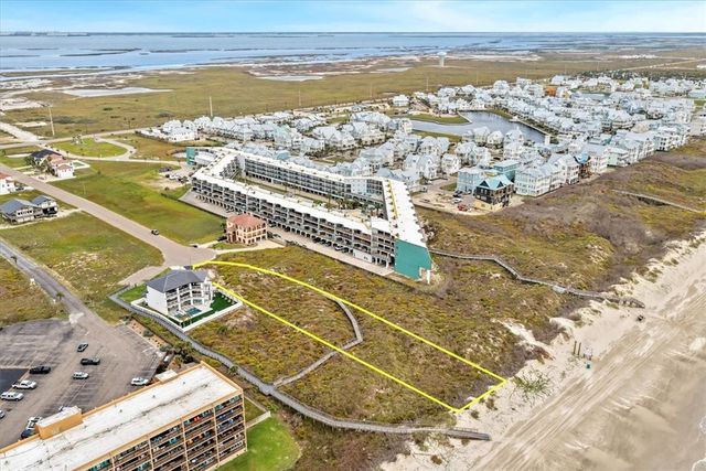 102 Mariners Dr, Port Aransas, TX 78373