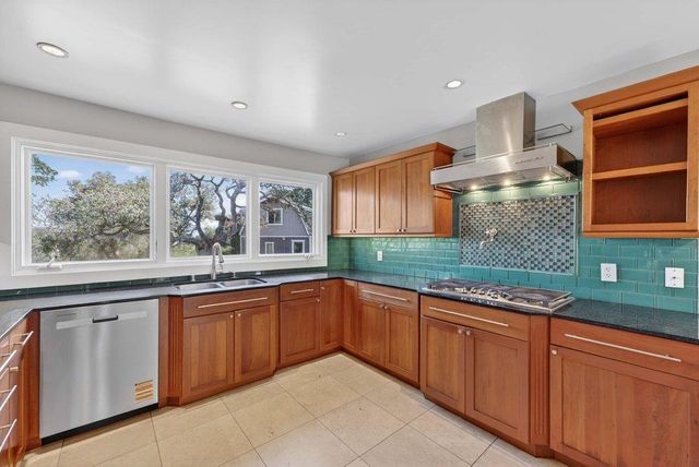 505 Hidden Valley Road, Royal Oaks, CA 95076