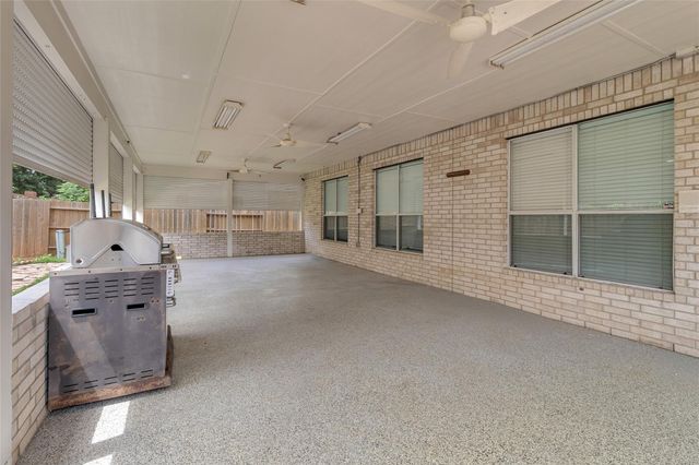 10910 Coldwater Bridge Ct, Sugar Land, TX 77498