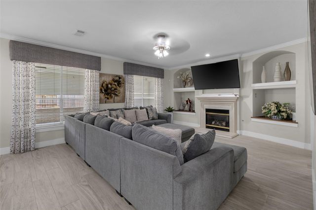 10910 Coldwater Bridge Ct, Sugar Land, TX 77498