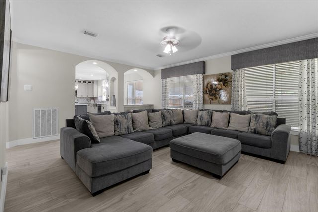 10910 Coldwater Bridge Ct, Sugar Land, TX 77498