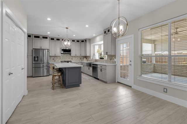 10910 Coldwater Bridge Ct, Sugar Land, TX 77498
