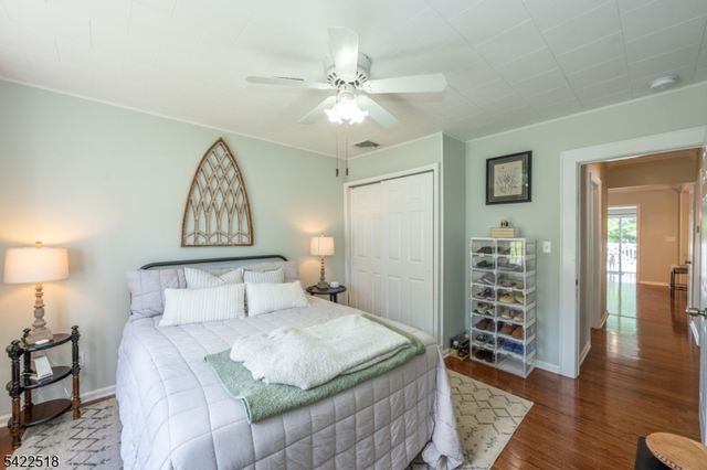 19 Bond Pl, West Caldwell Twp., NJ 07006