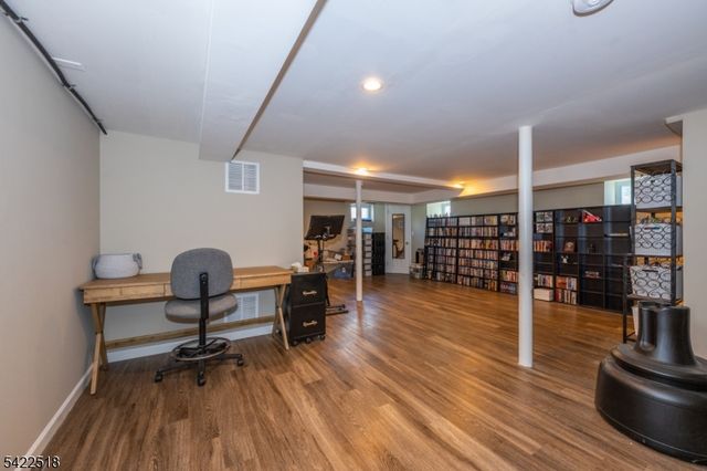 19 Bond Pl, West Caldwell Twp., NJ 07006