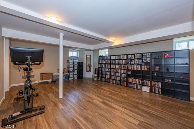 19 Bond Pl, West Caldwell Twp., NJ 07006