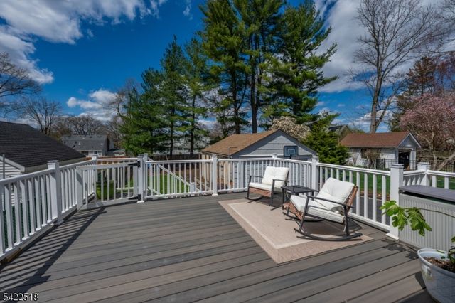 19 Bond Pl, West Caldwell Twp., NJ 07006