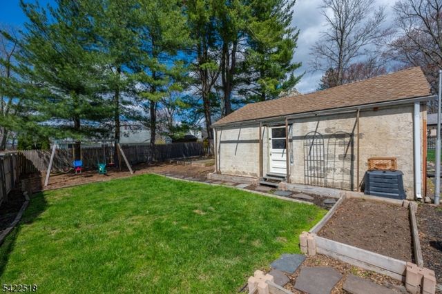 19 Bond Pl, West Caldwell Twp., NJ 07006