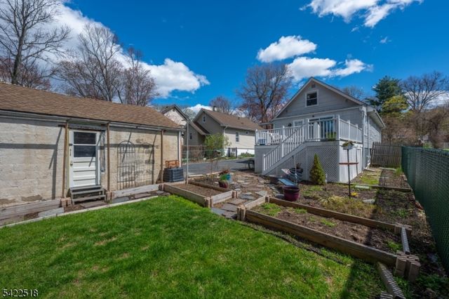 19 Bond Pl, West Caldwell Twp., NJ 07006