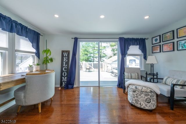 19 Bond Pl, West Caldwell Twp., NJ 07006