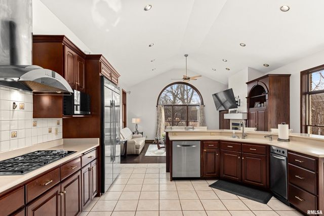 11819 N DEERFIELD Drive, Dunlap, IL 61525