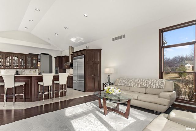 11819 N DEERFIELD Drive, Dunlap, IL 61525