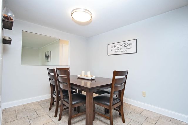 9022 Greenmeadow Drive, New Haven, IN 46774