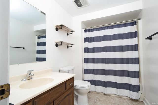 9022 Greenmeadow Drive, New Haven, IN 46774
