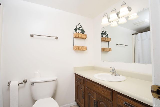 9022 Greenmeadow Drive, New Haven, IN 46774
