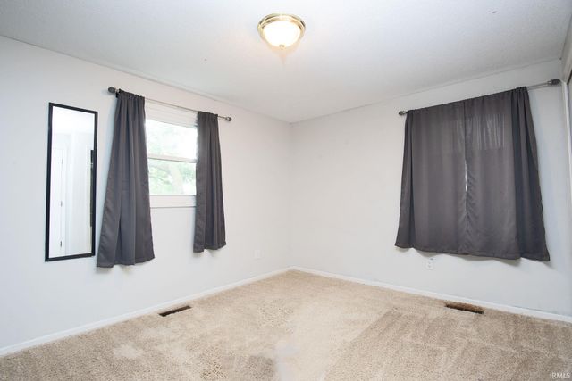 9022 Greenmeadow Drive, New Haven, IN 46774
