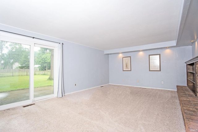 9022 Greenmeadow Drive, New Haven, IN 46774