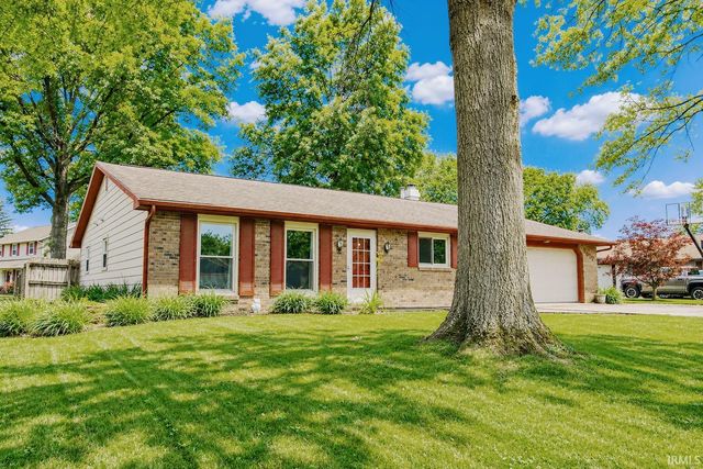 9022 Greenmeadow Drive, New Haven, IN 46774