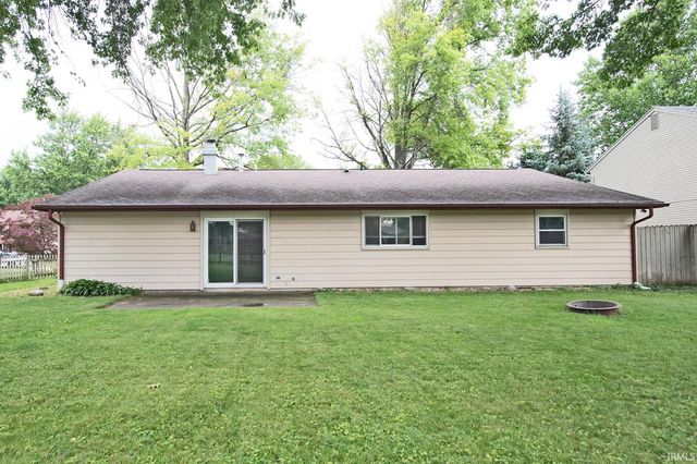 9022 Greenmeadow Drive, New Haven, IN 46774