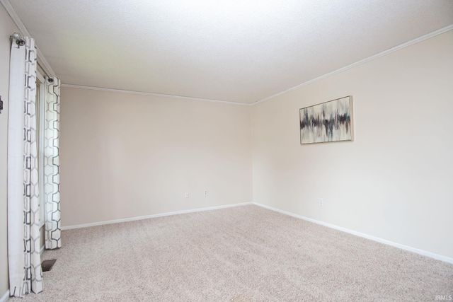 9022 Greenmeadow Drive, New Haven, IN 46774