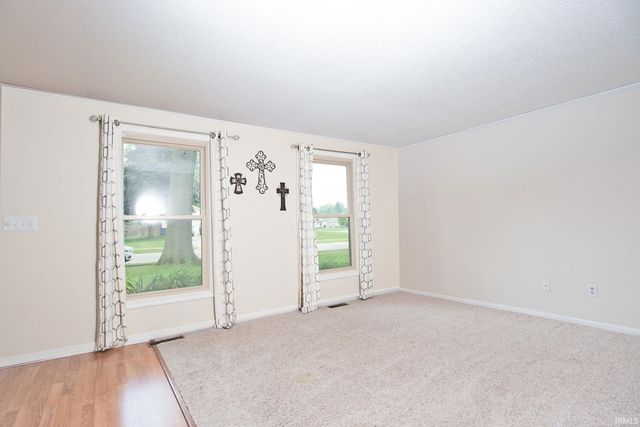 9022 Greenmeadow Drive, New Haven, IN 46774