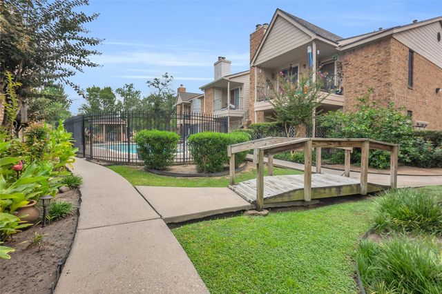 3770 Lovers Wood Lane 810, Houston, TX 77014