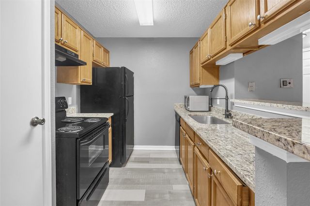 3770 Lovers Wood Lane 810, Houston, TX 77014