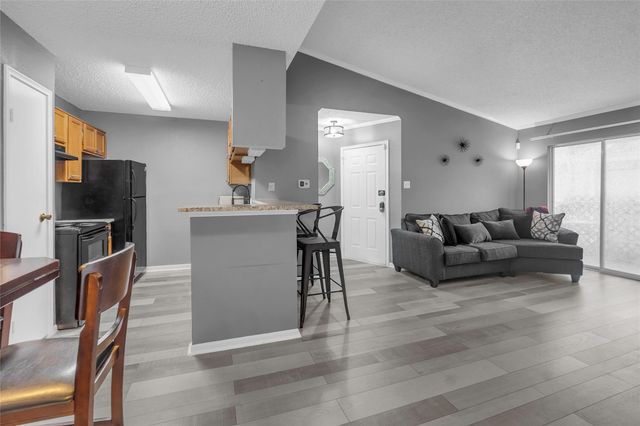 3770 Lovers Wood Lane 810, Houston, TX 77014