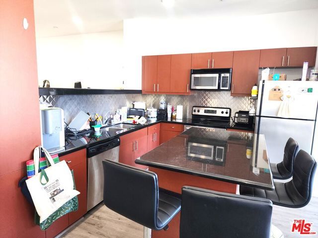 3810 Wilshire Boulevard 1706, Los Angeles, CA 90010