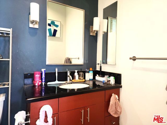 3810 Wilshire Boulevard 1706, Los Angeles, CA 90010