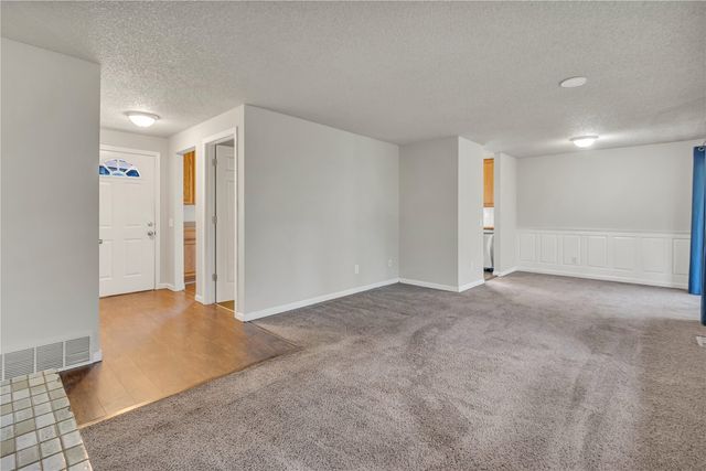 30325 9th Avenue S, Federal Way, WA 98003