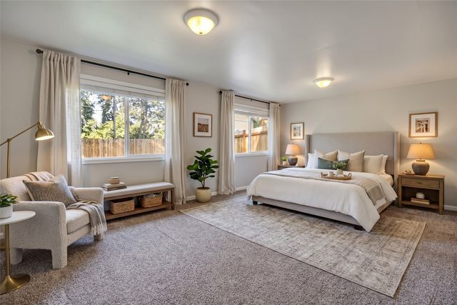 30325 9th Avenue S, Federal Way, WA 98003