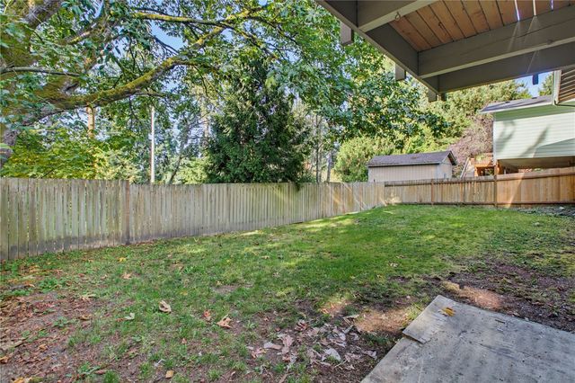 30325 9th Avenue S, Federal Way, WA 98003