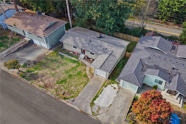30325 9th Avenue S, Federal Way, WA 98003