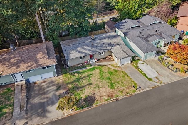 30325 9th Avenue S, Federal Way, WA 98003