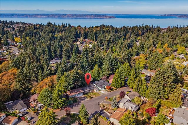30325 9th Avenue S, Federal Way, WA 98003