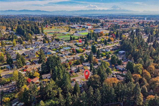30325 9th Avenue S, Federal Way, WA 98003