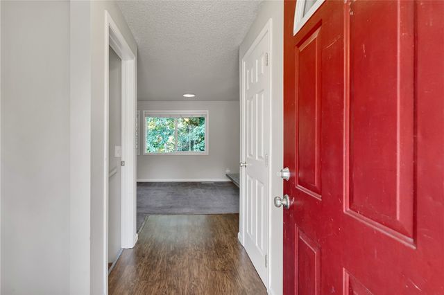 30325 9th Avenue S, Federal Way, WA 98003