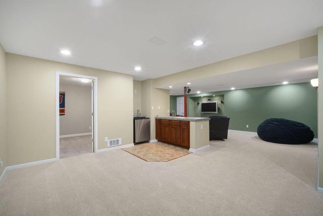 4066 W Whispering Ridge PASS, Franklin, WI 53132