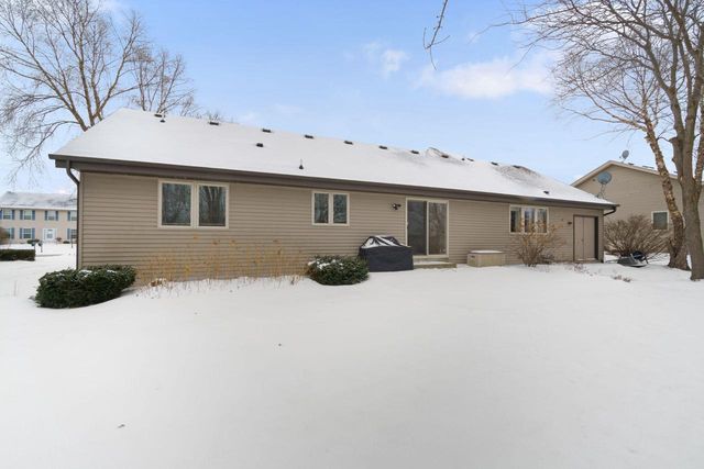 4066 W Whispering Ridge PASS, Franklin, WI 53132